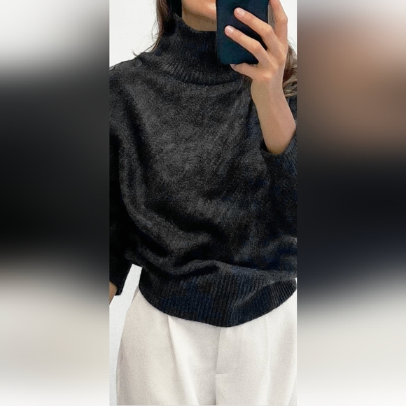 🆕Zara Knit Sweater with Buttons - Picture 3 of 8